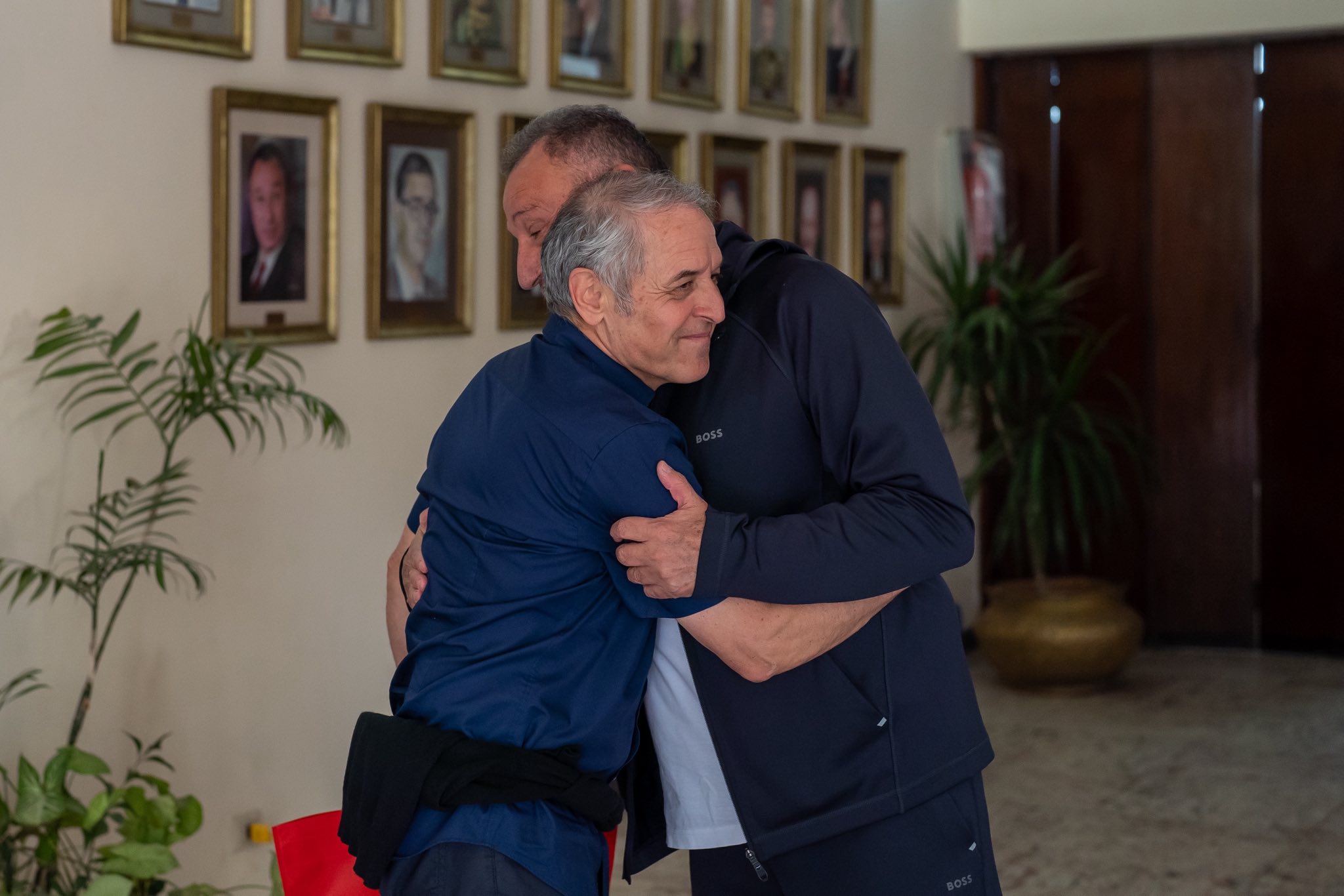 “للأسف انتهى وقتنا الممتع وسأستمر في متابعة الأهلي”.. رسائل وداع كولر