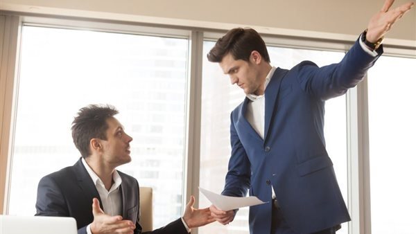 لموظفي القطاع الخاص.. 9 أخطاء تتسبب في فصلك من العمل