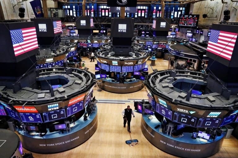 الأسهم الأمريكية تفتح متراجعة .. وستاندرد آند بورز 500 يتجه لإنهاء سلسلة مكاسب