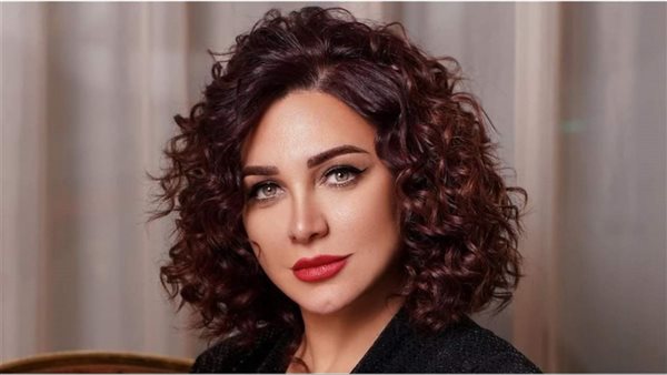 ماذا قالت سولاف فواخرجي عن أنباء زواجها من بشار الأسد؟