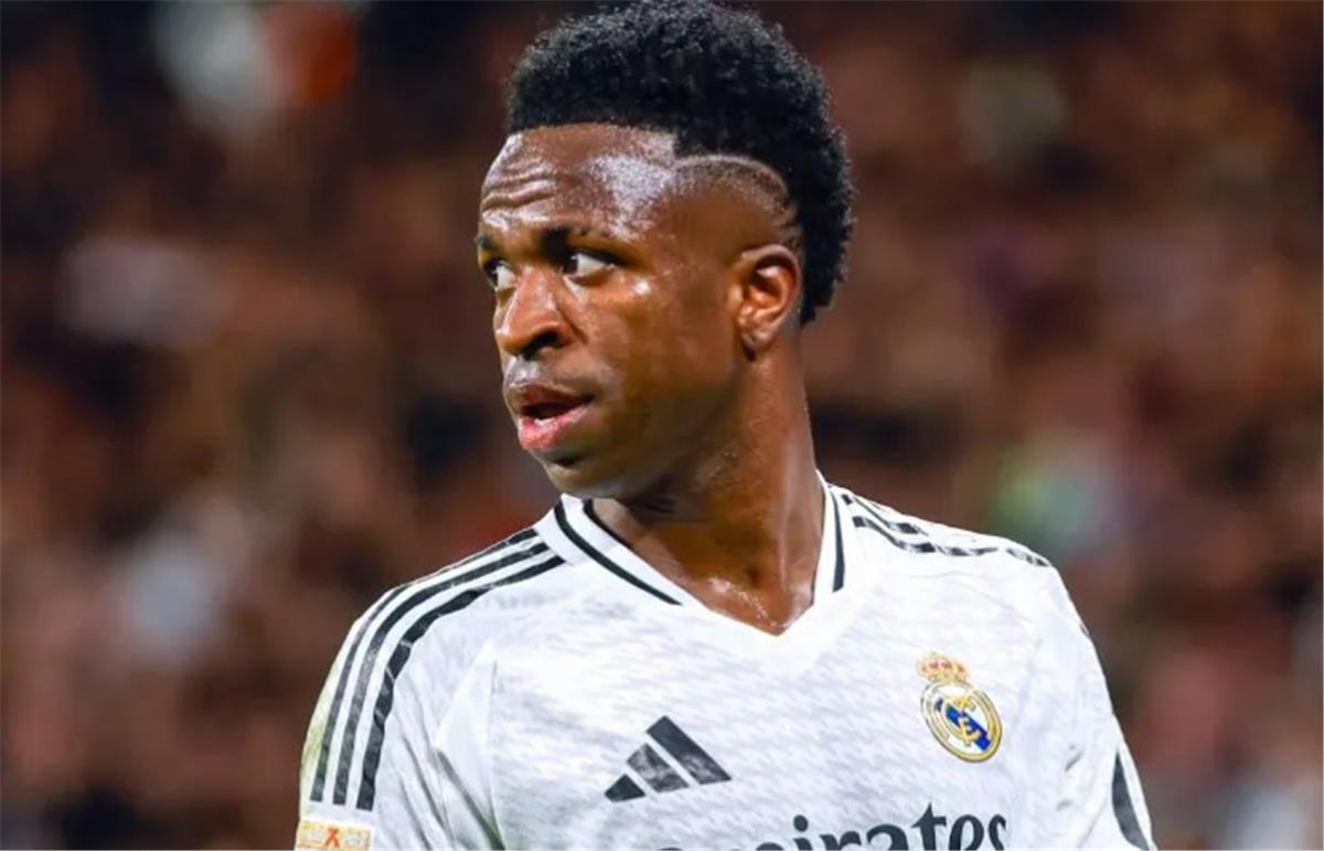 ماركا: مكافأة ملكية.. ريال مدريد يقترب من تجديد عقد فينيسيوس وغلق باب السعودية ماركا: مكافأة ملكية.. ريال مدريد يقترب من تجديد عقد فينيسيوس وغلق باب السعودية