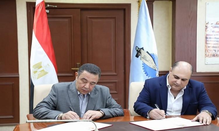 محافظ البحر الأحمر يوقع بروتوكول تعاون مع الهيئة العامة لقصور الثقافة