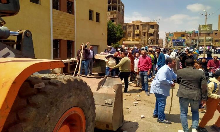 محافظ الجيزة: بدء تسكين الباعة بسوق العياط الحضارية بمنطقة المزلقان محافظ الجيزة: بدء تسكين الباعة بسوق العياط الحضارية بمنطقة المزلقان
