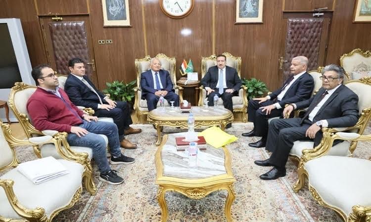 محافظ المنوفية ومسئولي شركة عمر أفندي يبحثان أوجه التعاون المشترك