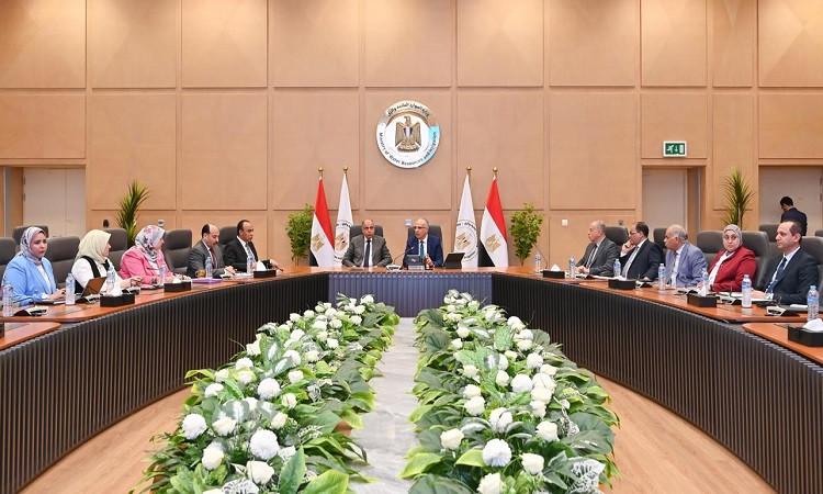 محافظ المنيا يبحث مع وزير الرى آليات حماية نهر النيل محافظ المنيا يبحث مع وزير الرى آليات حماية نهر النيل