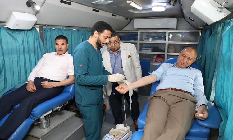 محافظ المنيا يطلق حملة قومية للتبرع بالدم لصالح مستشفيات الصحة وبنك الدم