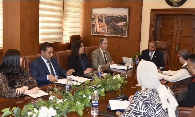 محافظ بورسعيد يناقش آليات النهوض بالقطاع الزراعي وملف تقنين الأراضي محافظ بورسعيد يناقش آليات النهوض بالقطاع الزراعي وملف تقنين الأراضي