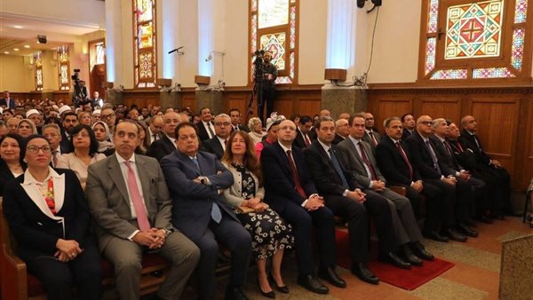 محافظ دمياط يشارك في احتفالات الكنيسة الإنجيلية بعيد القيامة المجيد