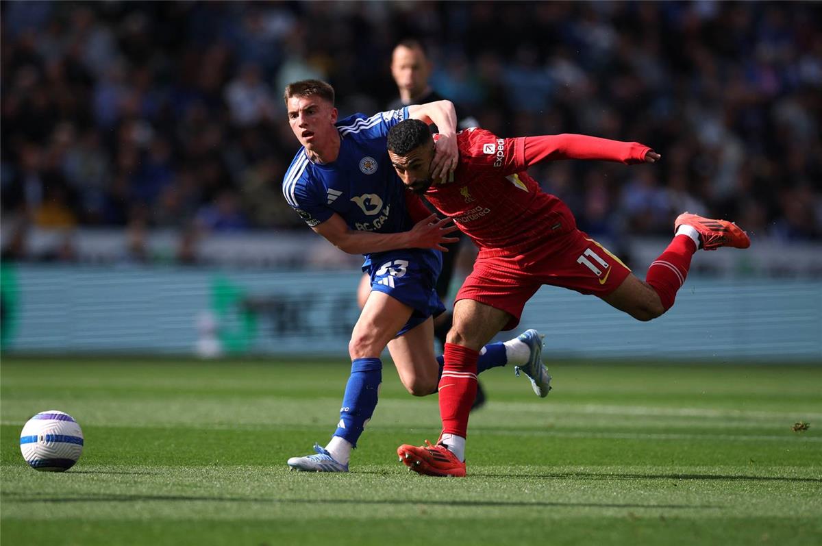 محمد صلاح يثير الجدل بين جماهير ليفربول بتصرفه بعد مباراة ليستر سيتي محمد صلاح يثير الجدل بين جماهير ليفربول بتصرفه بعد مباراة ليستر سيتي