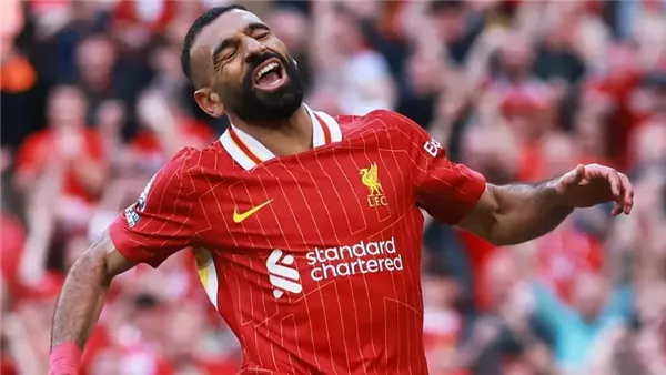 محمد صلاح يرفض «الخمر»..توتر بين الفرعون ونونيز خلال احتفالات ليفربول (فيديو)