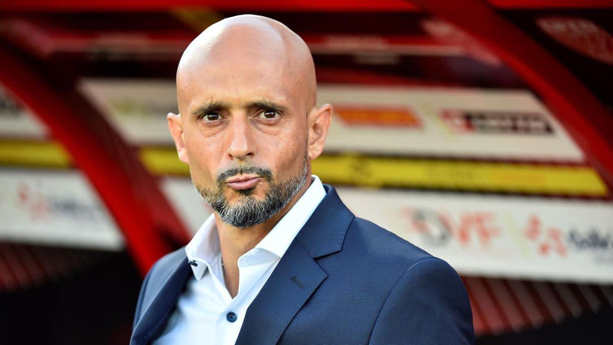 مدرب صن داونز: هناك أمر غير قابل للتفاوض أمام الأهلي.. وسنستعيد زواني مدرب صن داونز: هناك أمر غير قابل للتفاوض أمام الأهلي.. وسنستعيد زواني