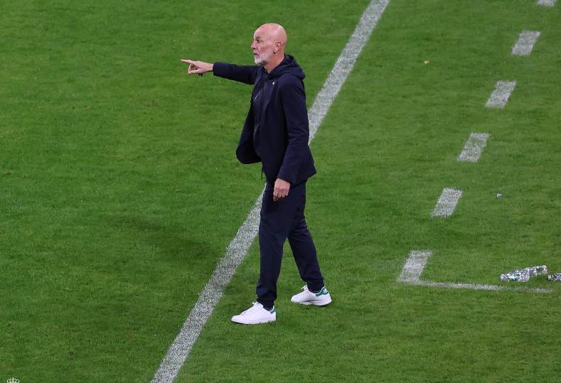 مستمر مع النصر.. بيولي يغلق باب العودة لإيطاليا