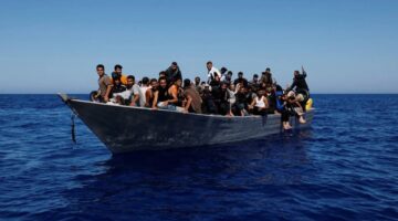 مصرع 8 أشخاص وإنقاذ 29 إثر غرق قارب قبالة سواحل تونس