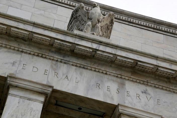 مع تباطؤ تقدم التضخم.. الاحتياطي الفيدرالي يشير للانتظار في خفض أسعار الفائدة