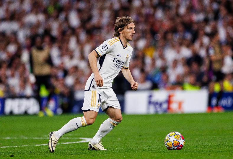 مودريتش يخطط لمستقبله بعد ريال مدريد.. مفاجأة من العيار الثقيل في إنجلترا مودريتش يخطط لمستقبله بعد ريال مدريد.. مفاجأة من العيار الثقيل في إنجلترا