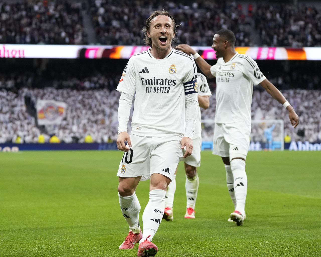 مودريتش يرحل عن ريال مدريد!