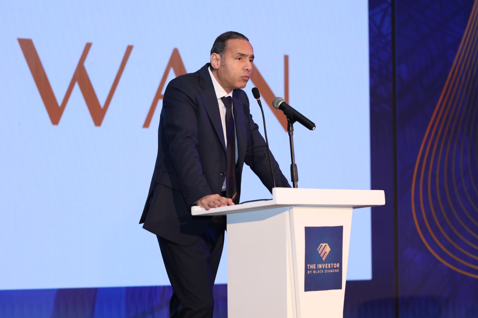 نائب رئيس الرقابة المالية: القطاع العقاري يمثل 20% من الناتج المحلي ويستوعب 14% من حجم العمالة نائب رئيس الرقابة المالية: القطاع العقاري يمثل 20% من الناتج المحلي ويستوعب 14% من حجم العمالة