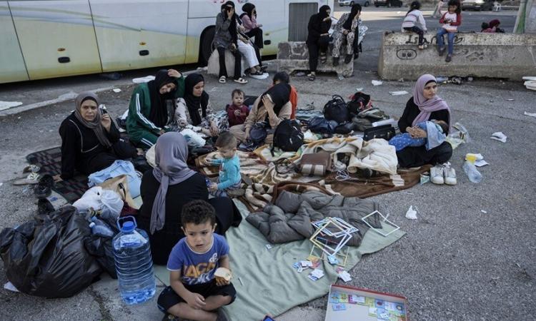 نزوح لبناني بالضاحية الجنوبية لبيروت وسط إطلاق كثيف للنيران الإسرائيلية