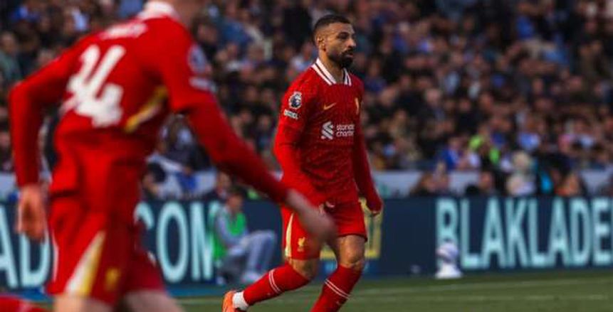 هدف ولا أحلى.. صلاح يحتفل بتتويج ليفربول بالدوري أمام توتنهام بـ«صورة سلفي» مع الجماهير