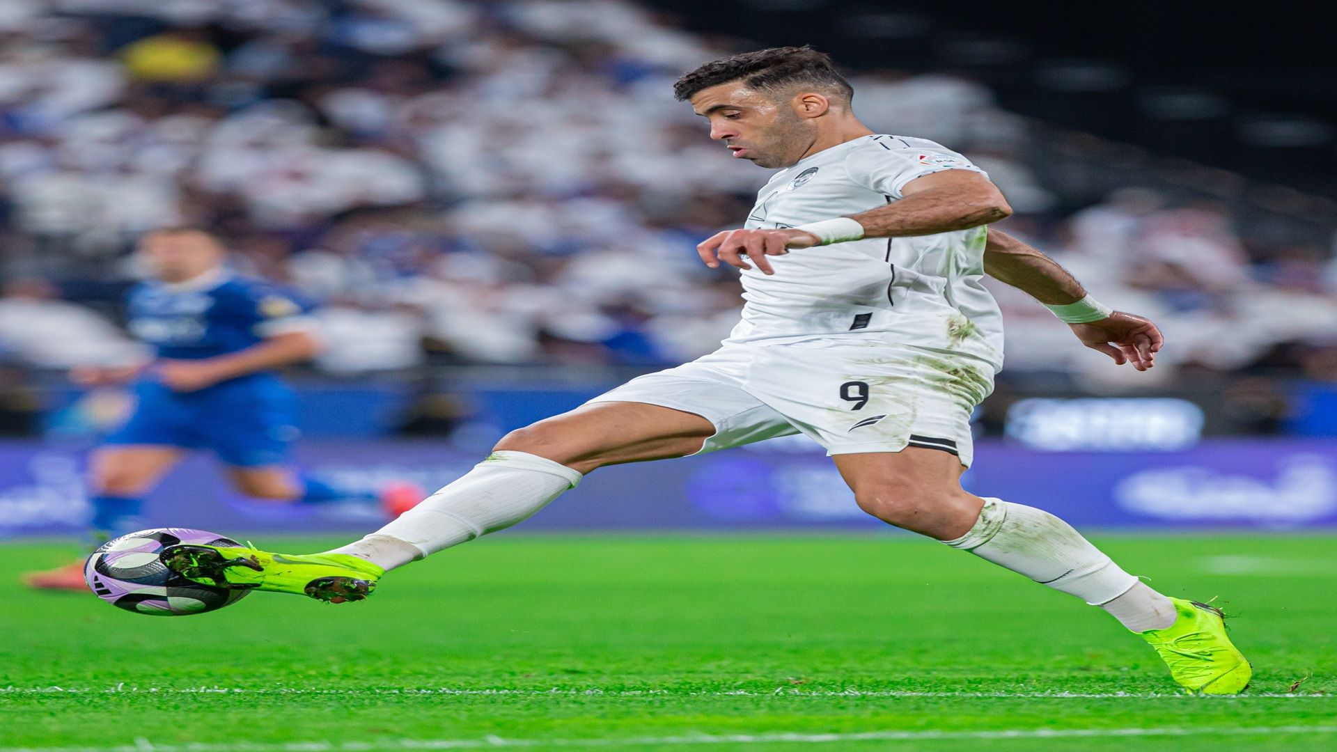 هل استحق حمد الله ركلة جزاء ضد الهلال؟