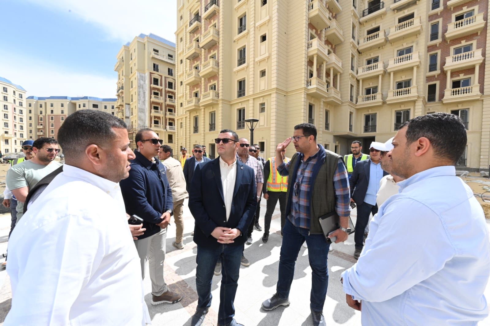 وزير الإسكان يتفقد مشروع الحي اللاتيني بالعلمين الجديدة