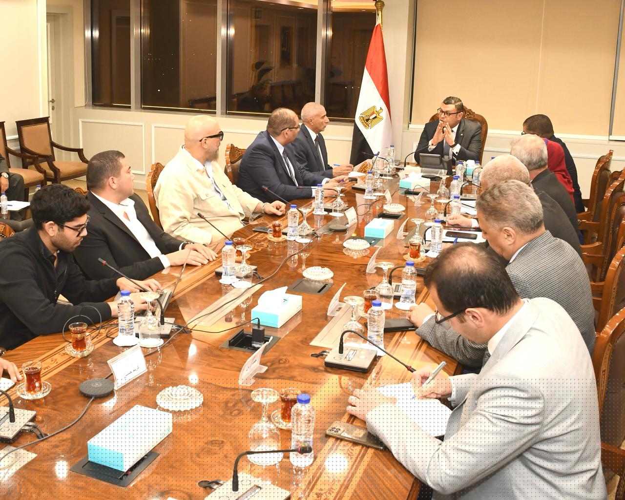 وزير الإسكان يلتقي مسئولي “منصة مصر العقارية” لاستعراض أوجه التعاون المستقبلي بملف التحول الرقمي