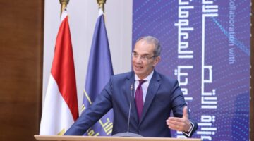 وزير الاتصالات: تطوير تطبيق إلكتروني لمعرفة الرقم القومي لكل عقار