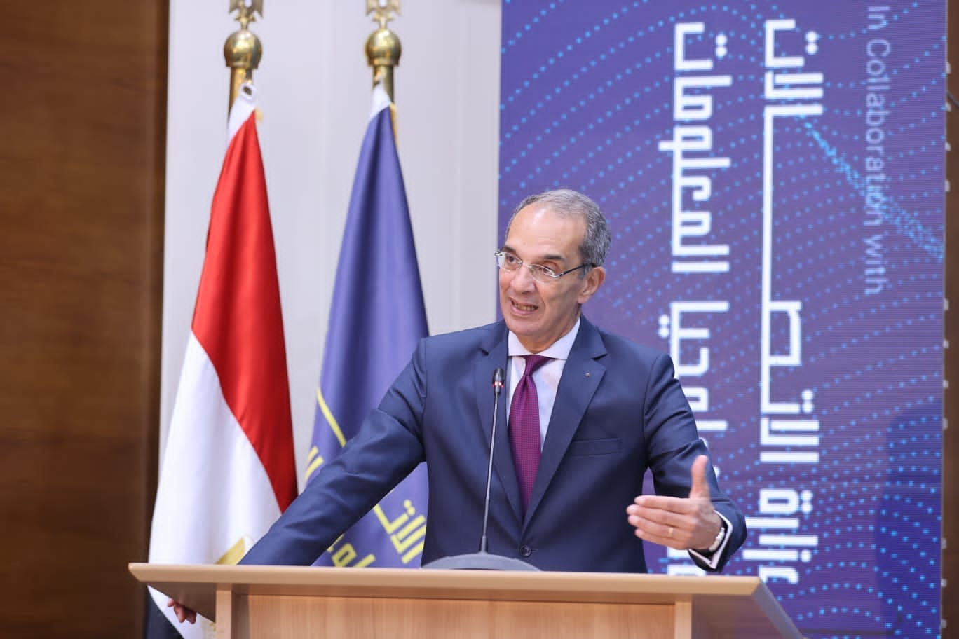وزير الاتصالات: تطوير تطبيق إلكتروني لمعرفة الرقم القومي لكل عقار
