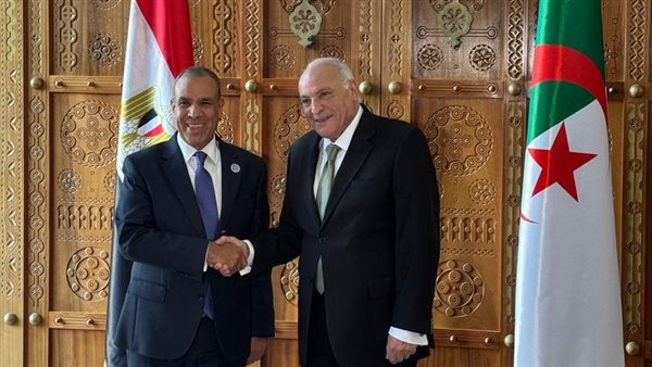 وزير الخارجية يزور النصب التذكاريّ ويعقد مباحثات مع نظيره الجزائري وزير الخارجية يزور النصب التذكاريّ ويعقد مباحثات مع نظيره الجزائري