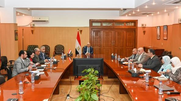 وزير الري يبحث مقترح تنفيذ مشروع رقمنة المساقي الخصوصية بالتنسيق مع الزراعة