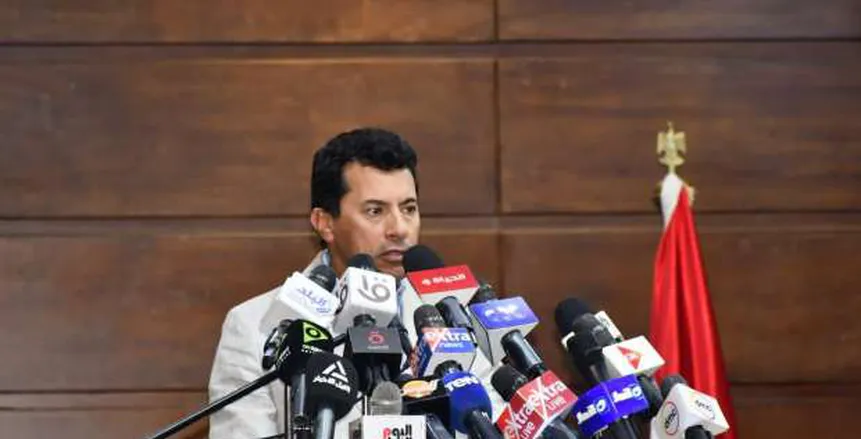 وزير الرياضة يطئمن على بعثتي الأهلي وبيراميدز في جنوب أفريقيا وزير الرياضة يطئمن على بعثتي الأهلي وبيراميدز في جنوب أفريقيا