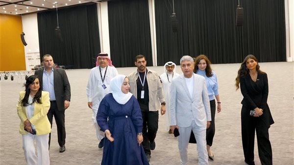 وزير السياحة يناقش آليات الترويج للوجهات السياحية مع نظيرته بالبحرين وزير السياحة يناقش آليات الترويج للوجهات السياحية مع نظيرته بالبحرين