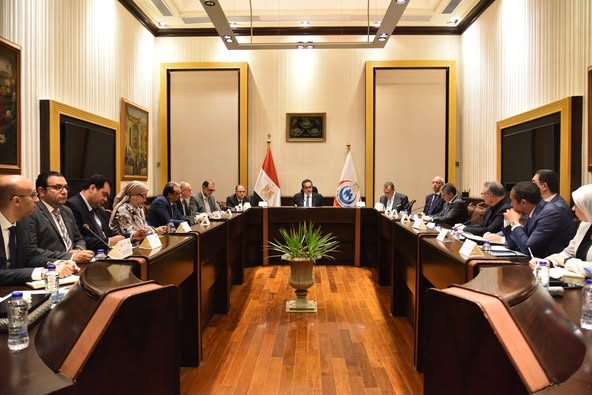 وزير الصحة يناقش تسعير الرسوم الجمركية بالذكاء الاصطناعي وزير الصحة يناقش تسعير الرسوم الجمركية بالذكاء الاصطناعي