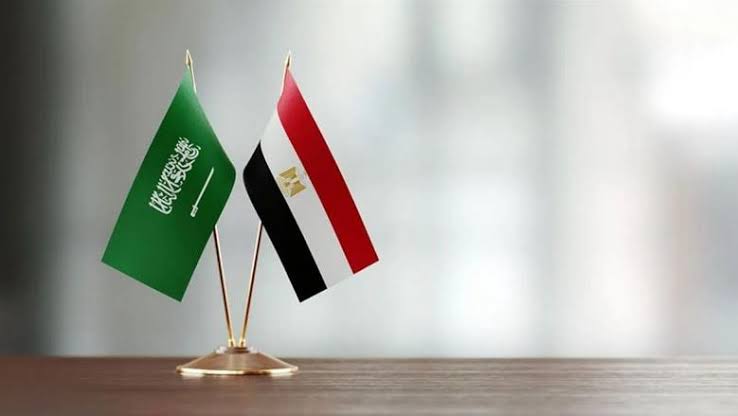 وزير الصناعة السعودي يبحث مع رئيس غرفة القاهرة سبل تعزيز التعاون الاقتصادي