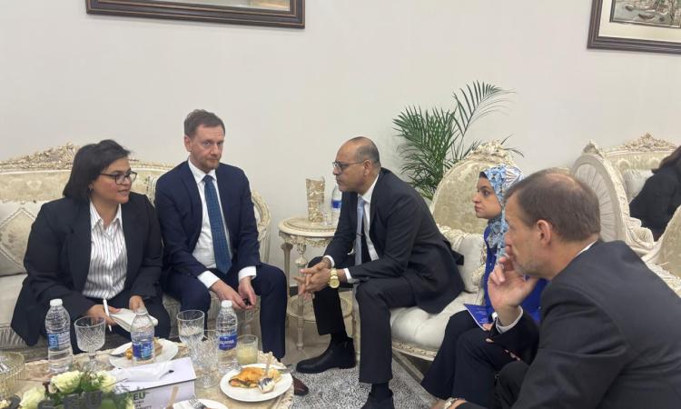 وزير العمل يلتقي رئيس وزراء ولاية ساكسونيا الألمانية لبحث التعاون وزير العمل يلتقي رئيس وزراء ولاية ساكسونيا الألمانية لبحث التعاون
