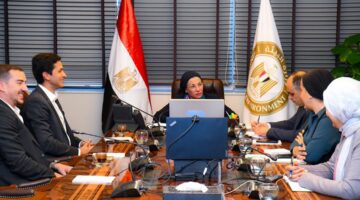 وزيرة البيئة تلتقي مؤسسي جمعية حماية البيئة البحرية وتبحث سبل التعاون بينهما