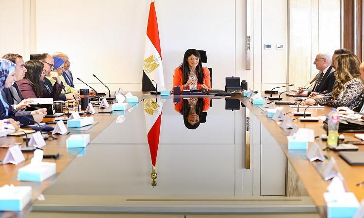 وزيرة التخطيط توجه بالبدء الفوري في إعداد خطة التنمية متوسطة المدى