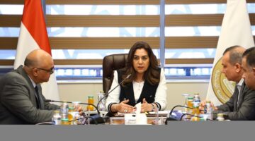 وزيرة التنمية المحلية تبحث مع رئيس صندوق التنمية الحضرية إقامة عدد من المشروعات العمرانية