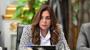 وزيرة التنمية المحلية تتابع الموقف التنفيذي لمشروعات الخطة الاستثمارية وعدد من الملفات