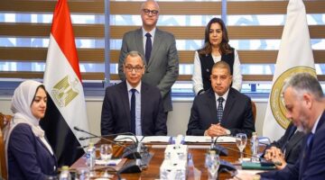 وزيرة التنمية المحلية تشهد توقيع عقد تأجير مجزر شبرا الخيمة مع شركة خاصة