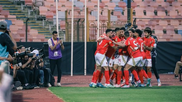 وليد صلاح الدين : كثرة النجوم في الأهلي رفعت سقف توقعات الجماهير