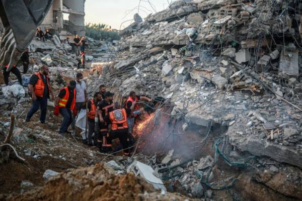 استشهد 15 فلسطينيا في ضربات إسرائيلية على وسط وجنوب قطاع غزة