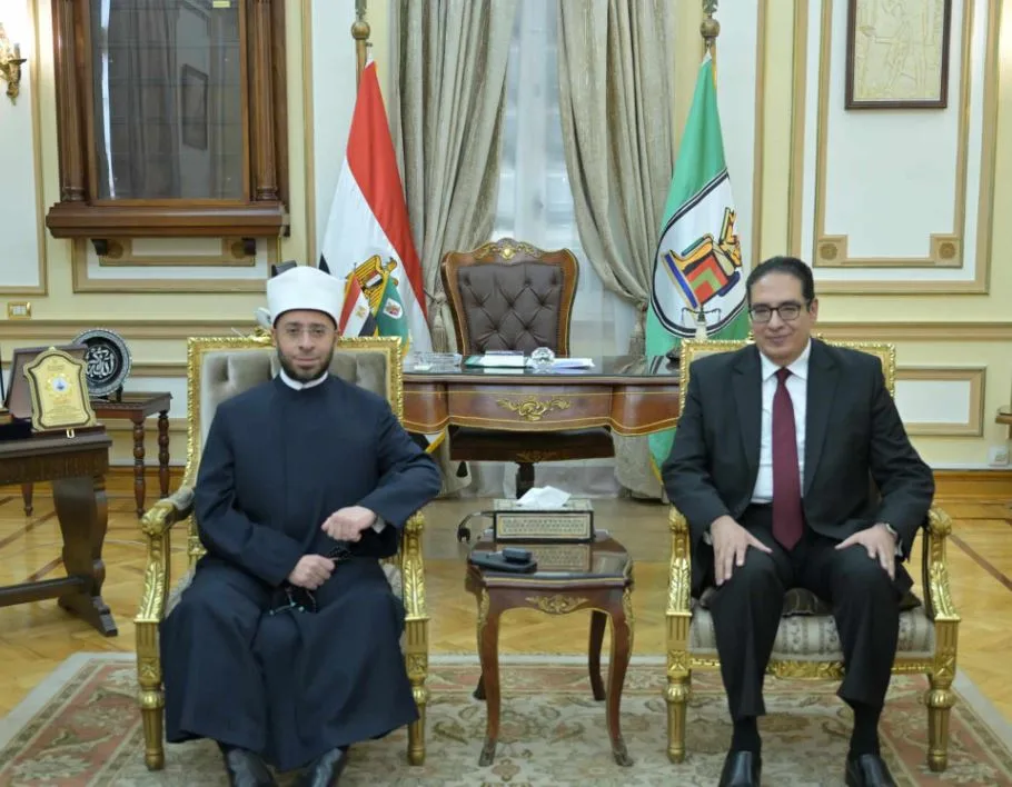 جامعة القاهرة تختتم برنامج تدريب 100 إمام وواعظة بحضور وزير الأوقاف ورئيس الجامعة جامعة القاهرة تختتم برنامج تدريب 100 إمام وواعظة بحضور وزير الأوقاف ورئيس الجامعة