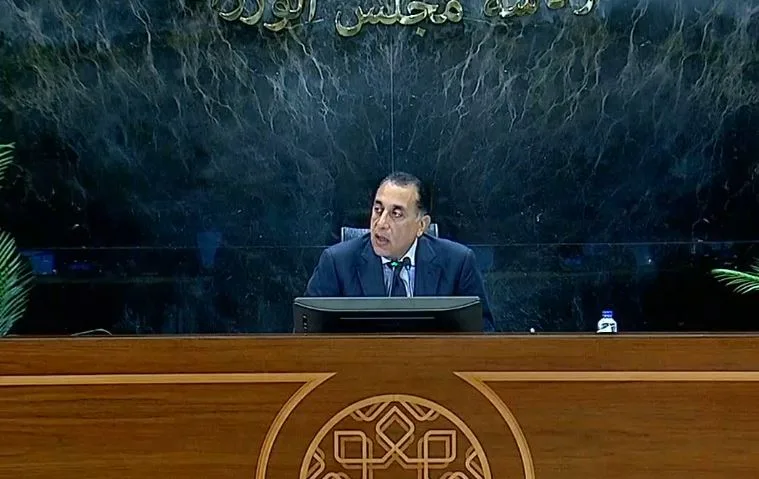 مدبولي عن شكاوى البنزين المغشوش: أمرت وزير البترول بإجراء تحقيق.. وملتزمون بالشفافية