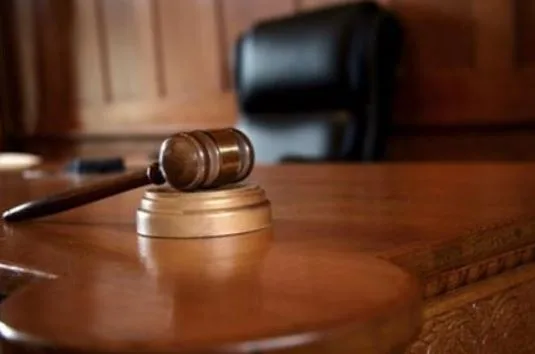 إحالة قضية المتهمة بقتل الطفلة للاستيلاء على قرطها الذهبي في الفيوم إلى مفتي الجمهورية إحالة قضية المتهمة بقتل الطفلة للاستيلاء على قرطها الذهبي في الفيوم إلى مفتي الجمهورية