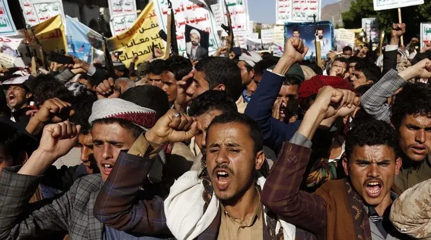اليمن.. مئات الآلاف يتظاهرون احتفالا بكسر العدوان الأمريكي