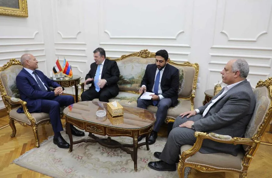 محافظ القاهرة يلتقى سفير أرمينيا.. ويؤكد: مصر تعتز بصداقتها بشعب أرمينيا