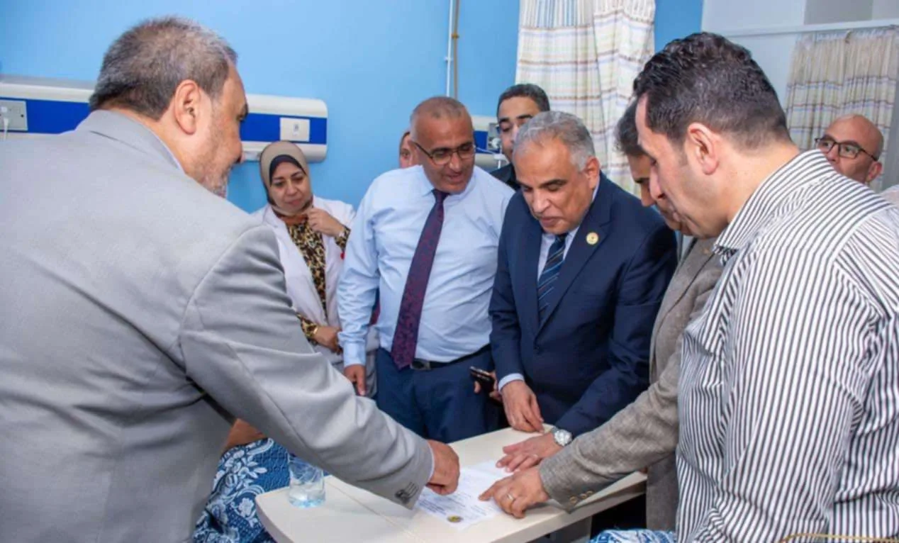 رئيس جامعة طنطا يتفقد حالة طالبات كلية علوم الرياضة الصحية. رئيس جامعة طنطا يتفقد حالة طالبات كلية علوم الرياضة الصحية.