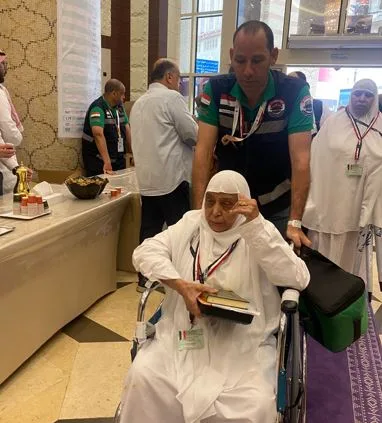 محاسب من سوهاج يحقق حلم والدته من خلال حج الجمعيات الأهلية: أسعدت أمي بأغلى أمنياتها محاسب من سوهاج يحقق حلم والدته من خلال حج الجمعيات الأهلية: أسعدت أمي بأغلى أمنياتها
