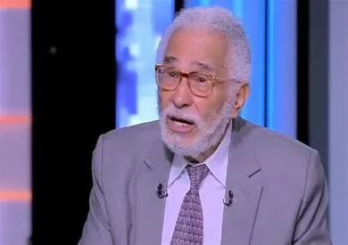 بعد إعلان اعتزاله.. عبدالرحمن أبو زهرة يختتم مسيرته الغنية بـ300 عمل بالابتعاد عن الساحة الفنية بعد إعلان اعتزاله.. عبدالرحمن أبو زهرة يختتم مسيرته الغنية بـ300 عمل بالابتعاد عن الساحة الفنية
